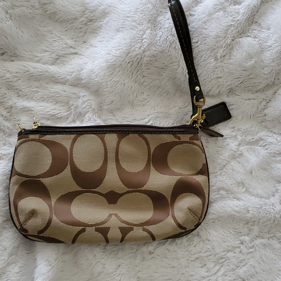 Coach wristlet - Picture 2 of 3